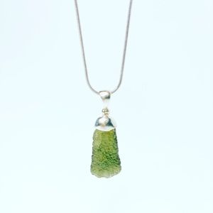 MOLDAVITE Pendant - Sterling Silver w 18cm chain